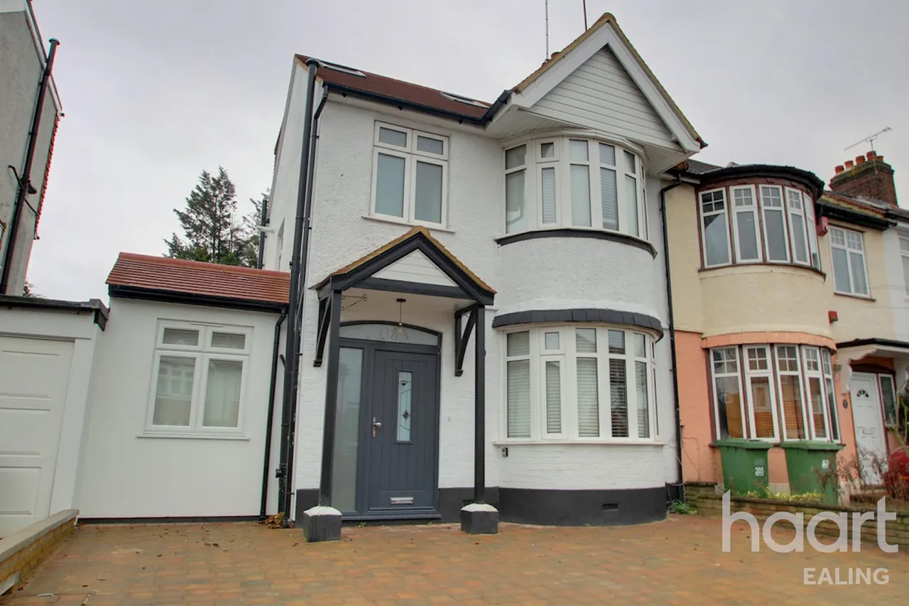 Huxley Gardens, London, NW10, photo 11