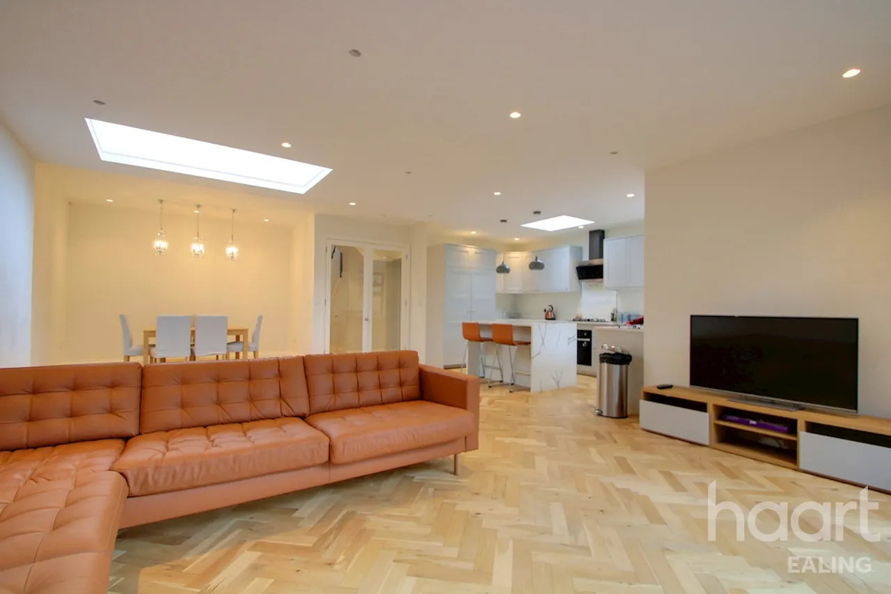 Huxley Gardens, London, NW10, photo 2