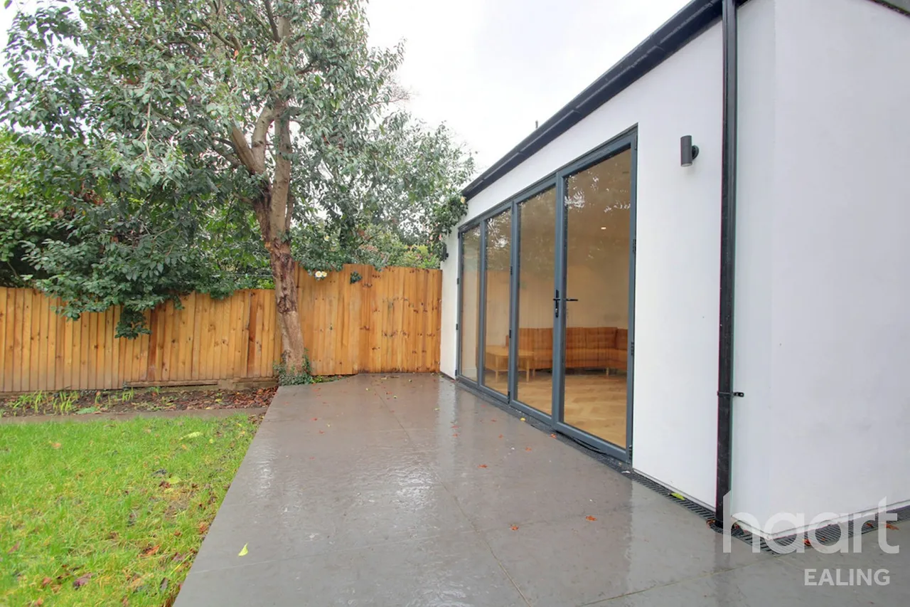 Huxley Gardens, London, NW10, photo 10