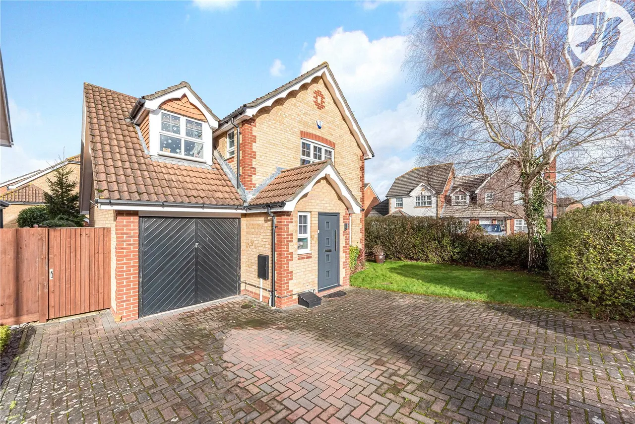 4 bed house for sale, Pentstemon Drive, Swanscombe, DA10