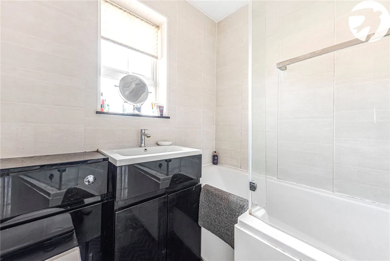Pentstemon Drive, Swanscombe, DA10, photo 12
