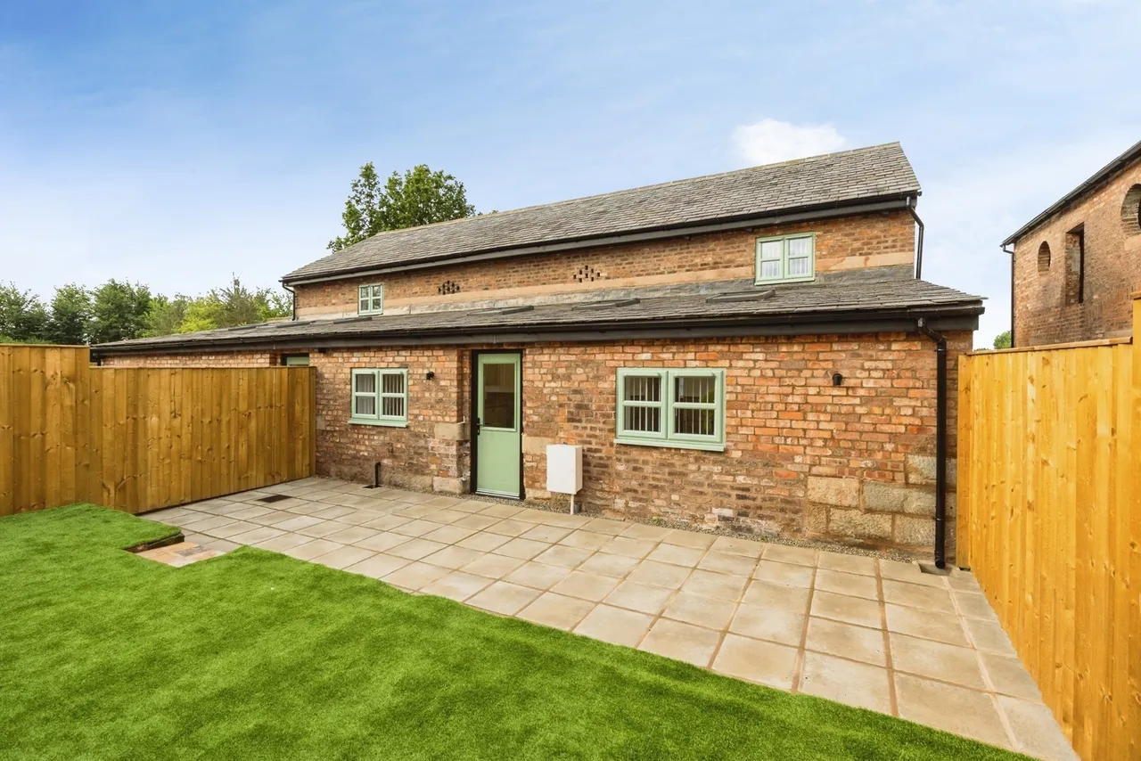 Thornton Green Lane, Thornton-le-Moors, CH2, photo 4