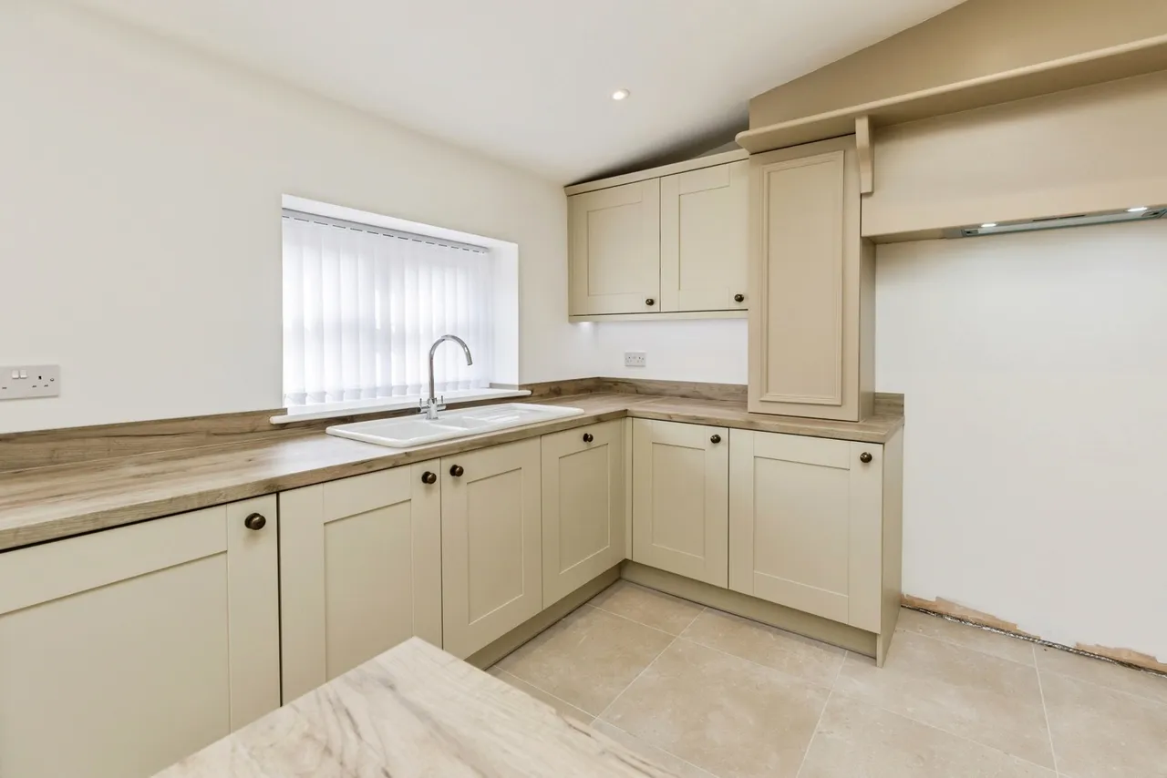 Thornton Green Lane, Thornton-le-Moors, CH2, photo 10