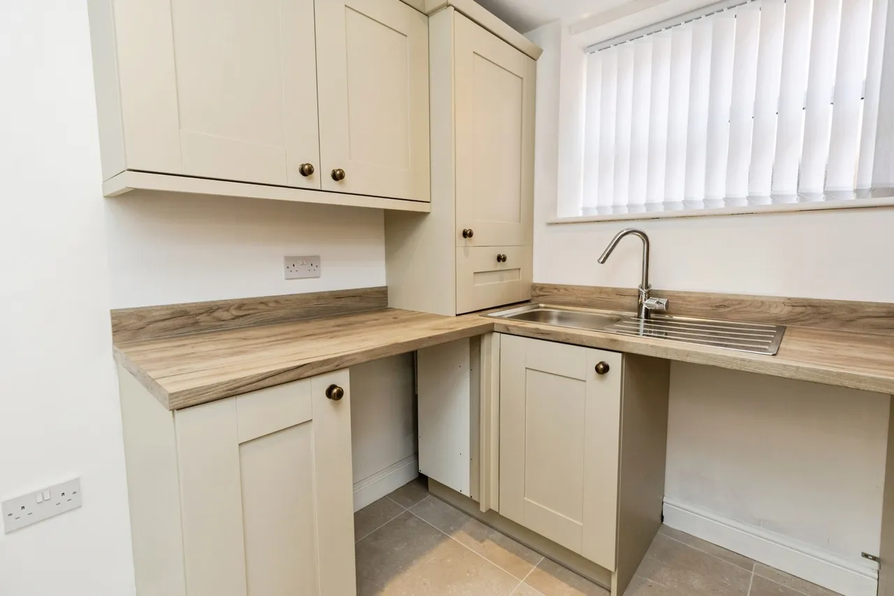 Thornton Green Lane, Thornton-le-Moors, CH2, photo 13