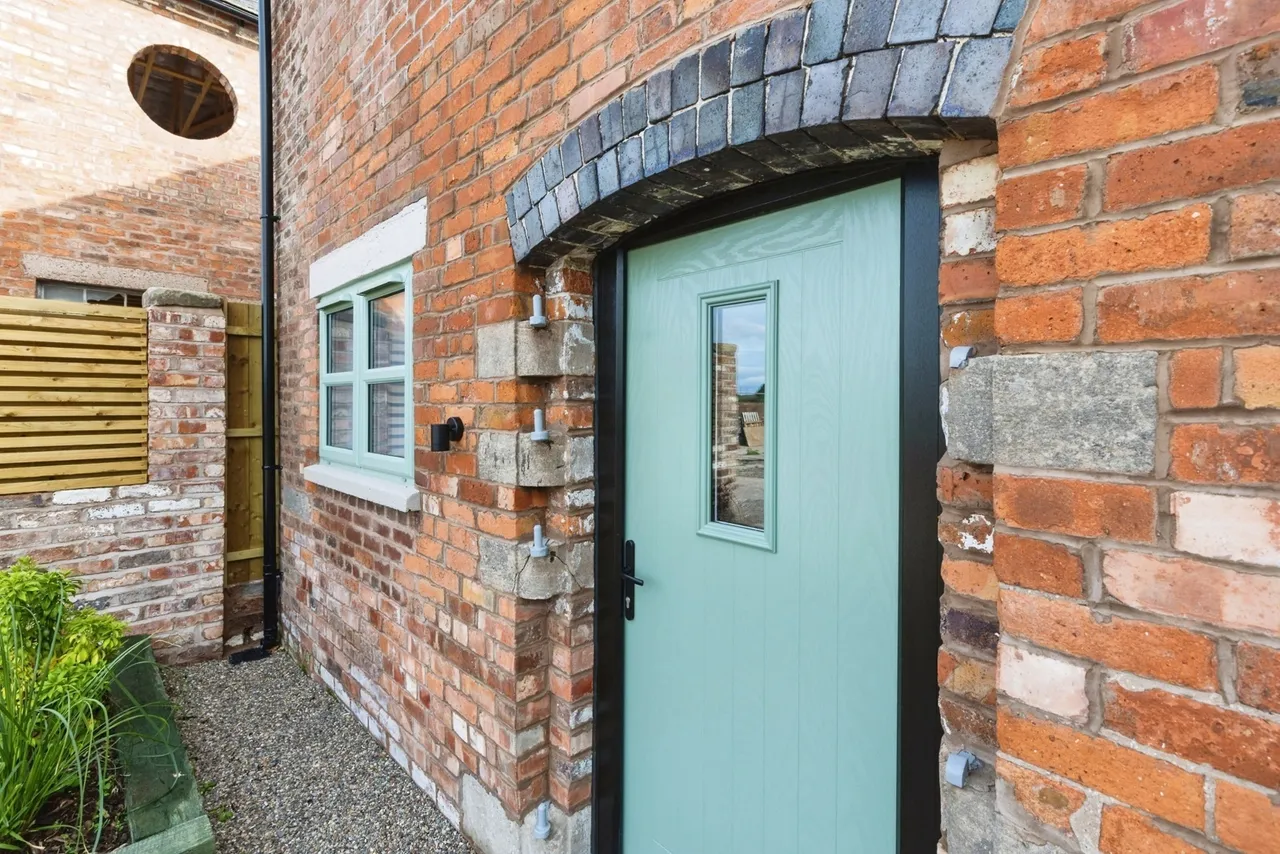 Thornton Green Lane, Thornton-le-Moors, CH2, photo 26