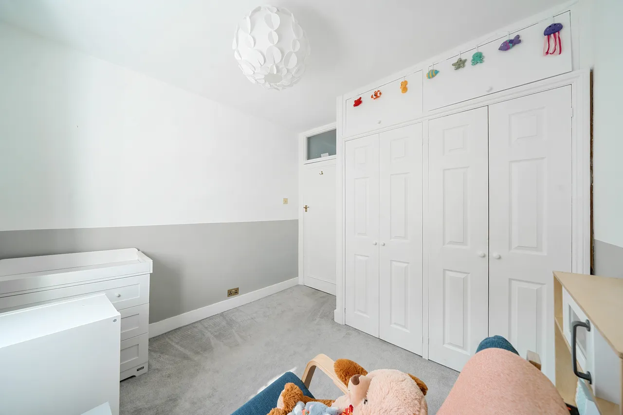 Warwick Road, London, N11, photo 12