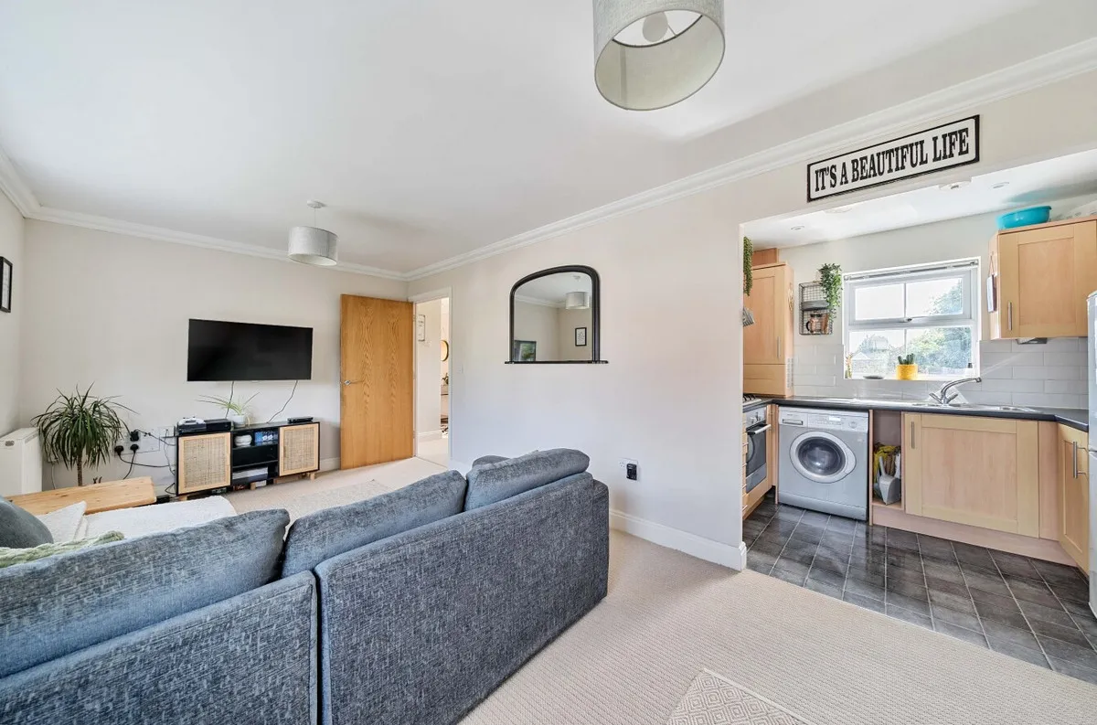 Pulborough, RH20 1FJ, photo 2