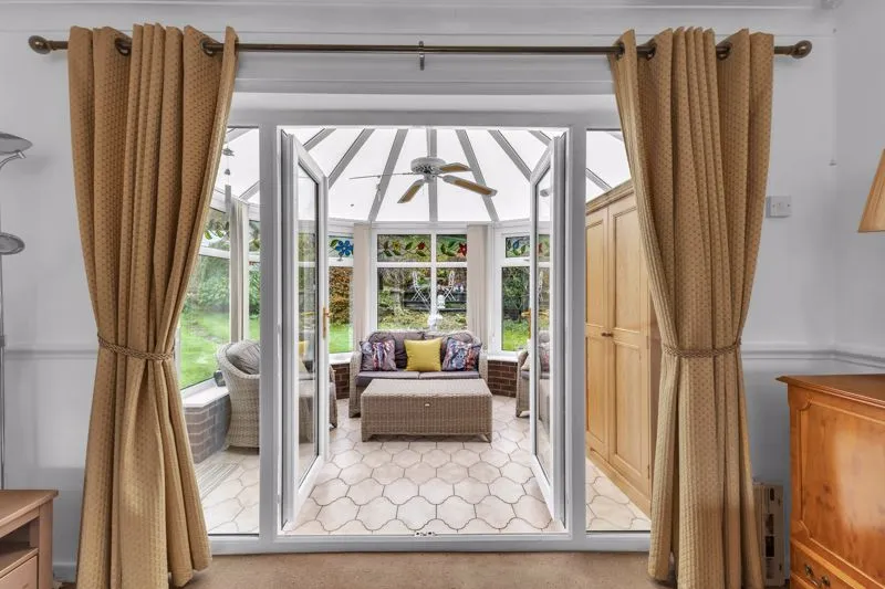 Longacres Drive Whitworth, Rochdale OL12 8JT, photo 5