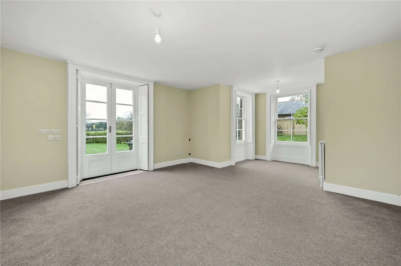 Hole Lane, Farnham, Hampshire, GU10 5HE, photo 5