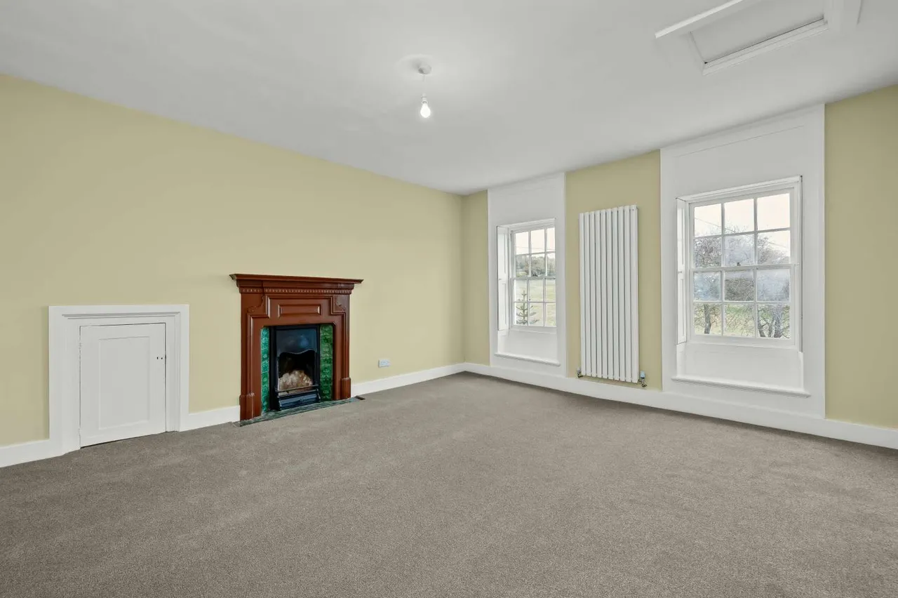 Hole Lane, Farnham, Hampshire, GU10 5HE, photo 4