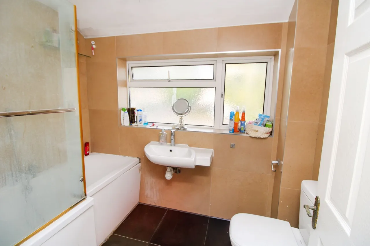 Firs Close, Hazlemere, HP15, photo 10