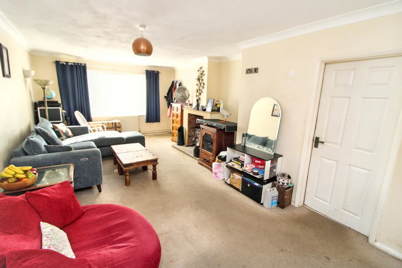 Firs Close, Hazlemere, HP15, photo 9