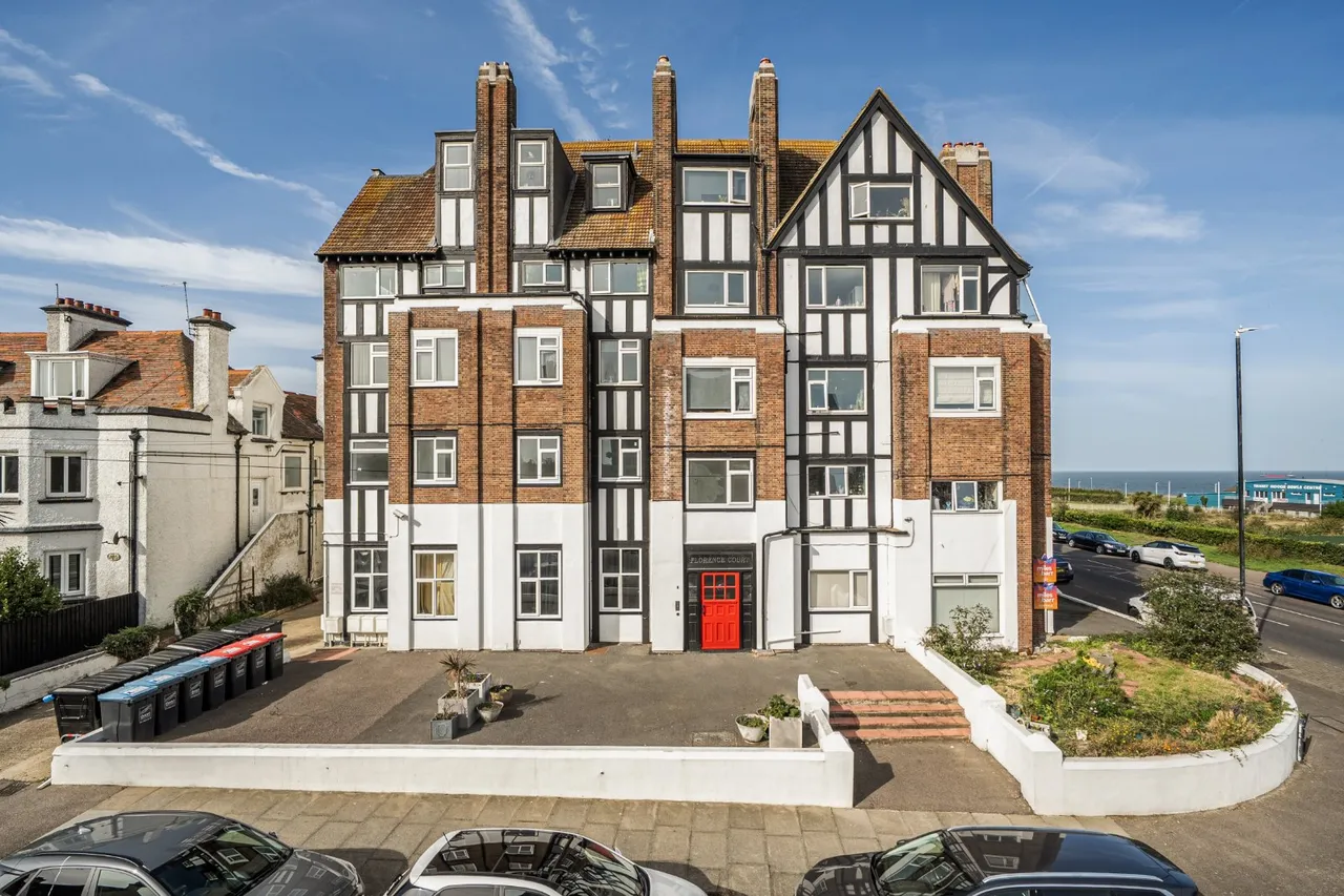 3 bed flat for sale, Eastern Esplanade, Margate, CT9