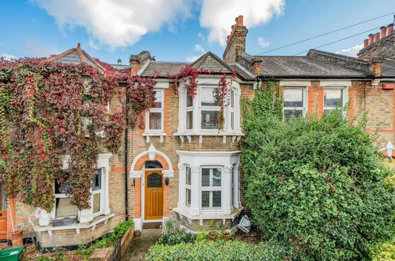 2 bed house for sale — Glenwood Road, London, SE6 4NF