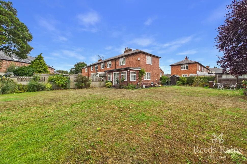 Willow Drive, Wakefield, West Yorkshire, WF1, photo 2