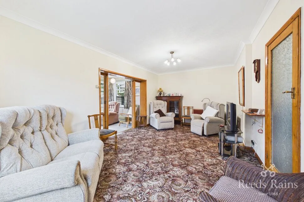 Willow Drive, Wakefield, West Yorkshire, WF1, photo 10