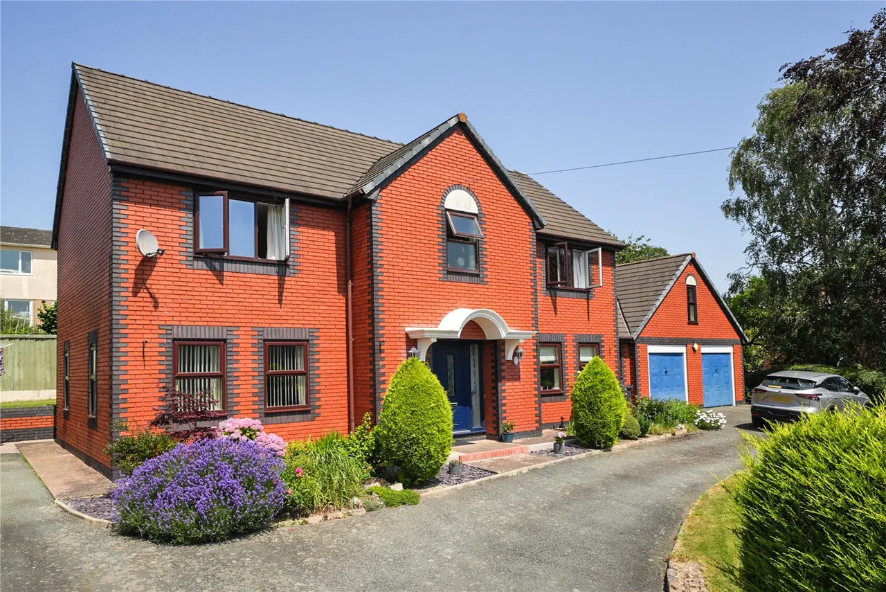 Barnfields, Newtown, Powys, SY16 2LA, photo 40