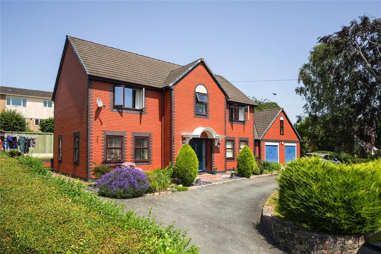 Barnfields, Newtown, Powys, SY16 2LA, photo 38