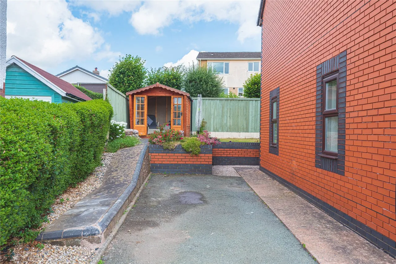 Barnfields, Newtown, Powys, SY16 2LA, photo 33