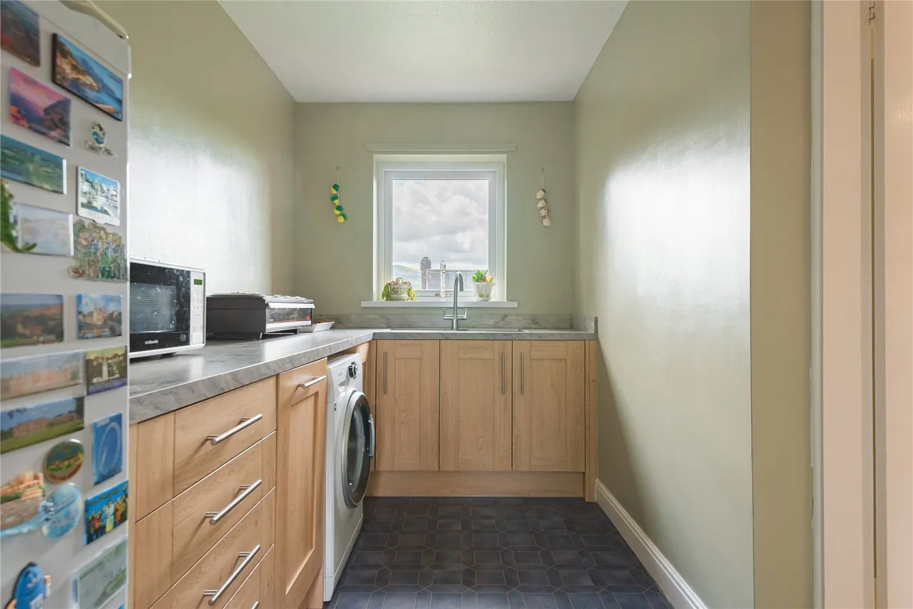 Barnfields, Newtown, Powys, SY16 2LA, photo 11