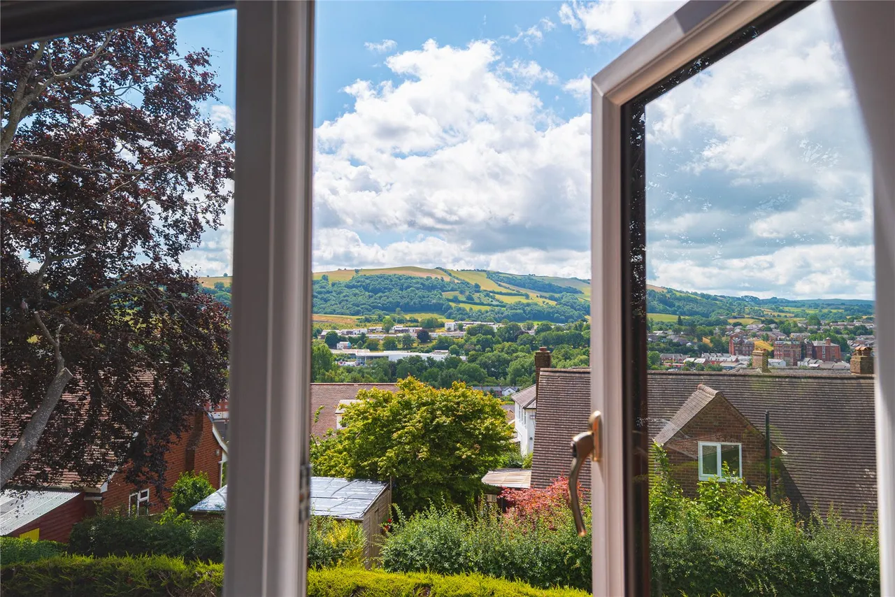 Barnfields, Newtown, Powys, SY16 2LA, photo 43