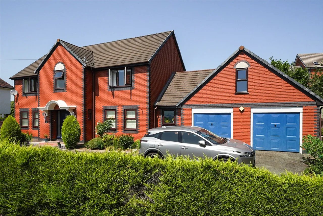 Barnfields, Newtown, Powys, SY16 2LA, photo 41