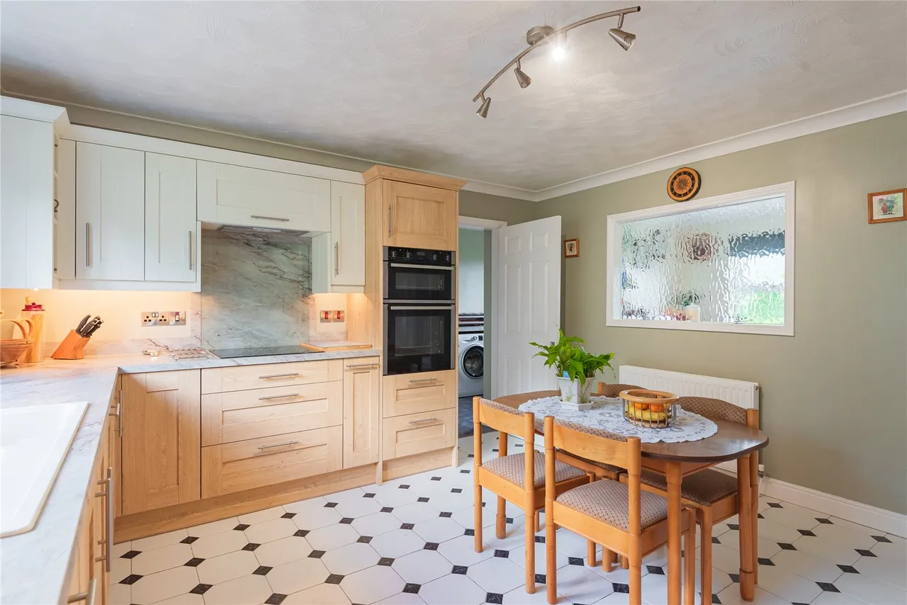 Barnfields, Newtown, Powys, SY16 2LA, photo 10