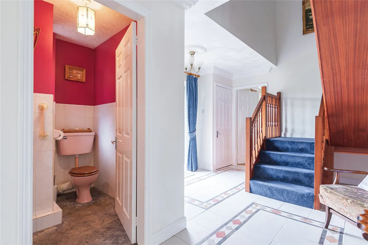 Barnfields, Newtown, Powys, SY16 2LA, photo 4