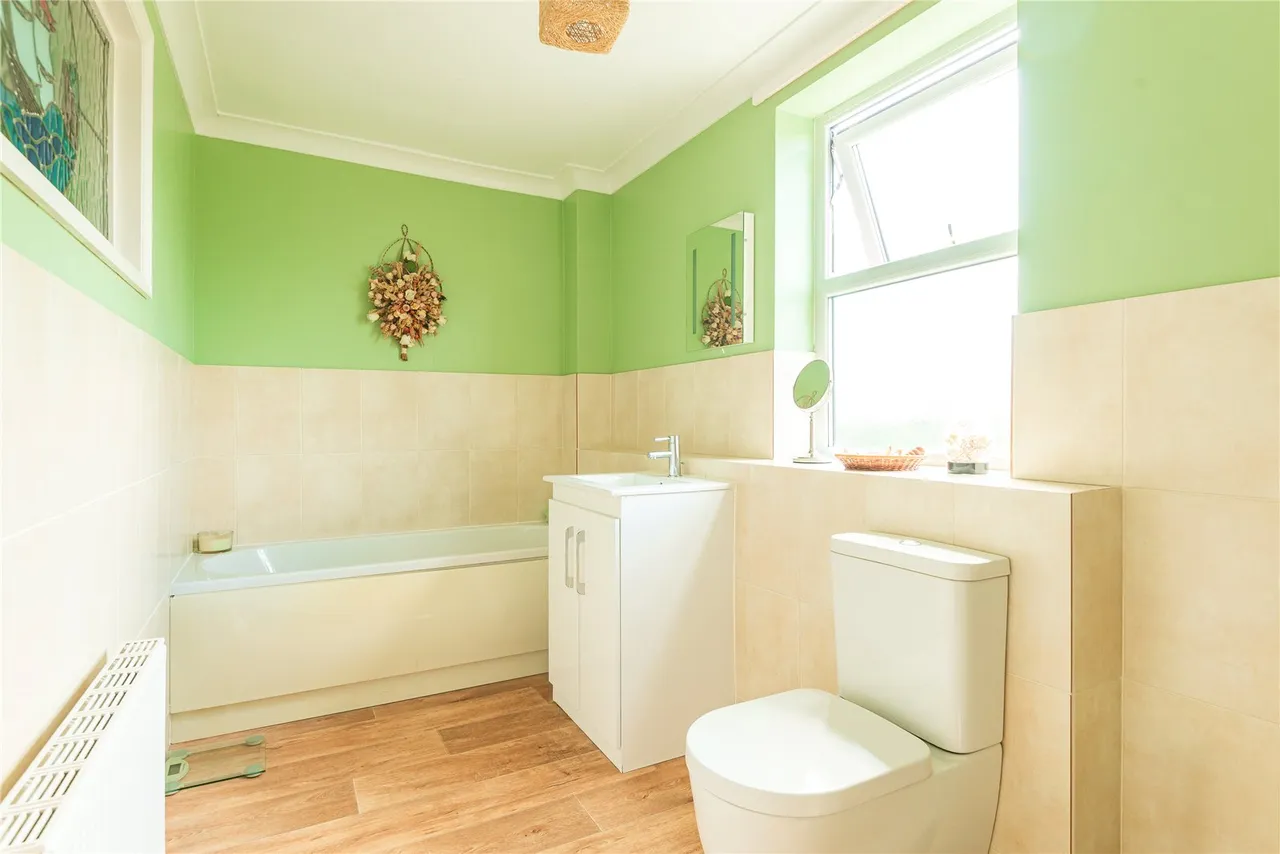 Barnfields, Newtown, Powys, SY16 2LA, photo 18