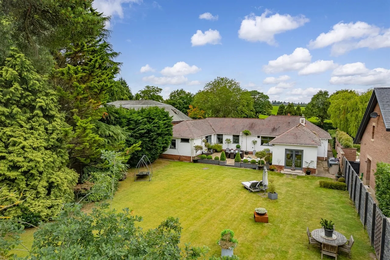 Mere, Knutsford, photo 26
