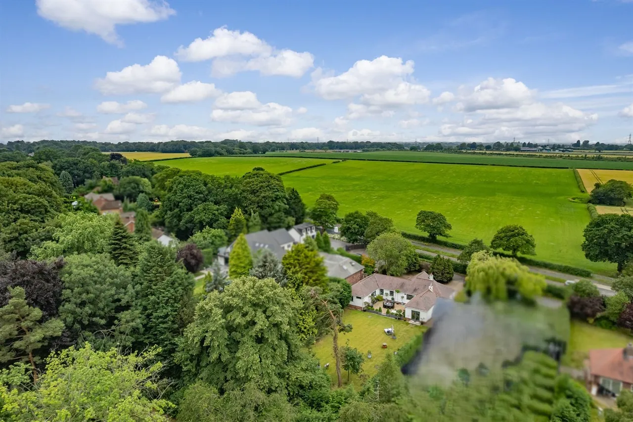 Mere, Knutsford, photo 29
