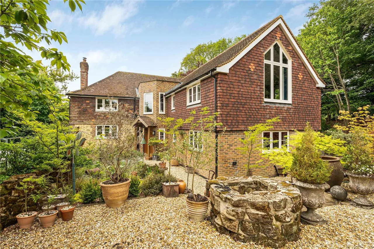 Gay Street, Pulborough, West Sussex, RH20 2HH, photo 2