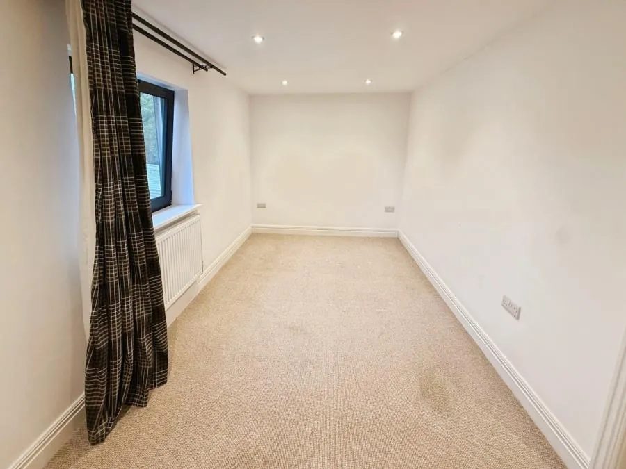 Finchampstead Road, Finchampstead, RG40, photo 10