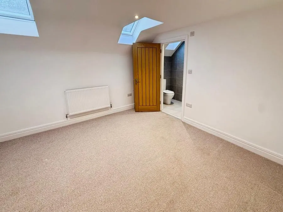 Finchampstead Road, Finchampstead, RG40, photo 7