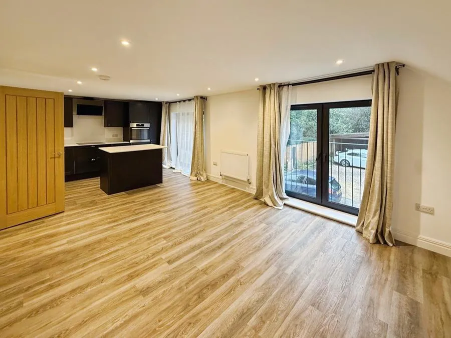 Finchampstead Road, Finchampstead, RG40, photo 5