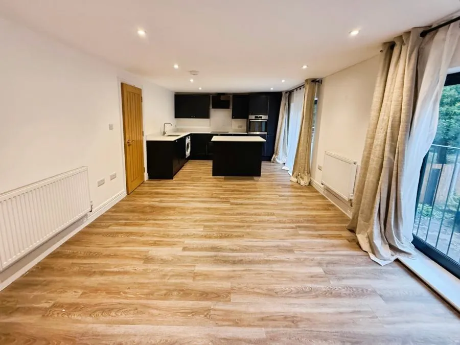 Finchampstead Road, Finchampstead, RG40, photo 6