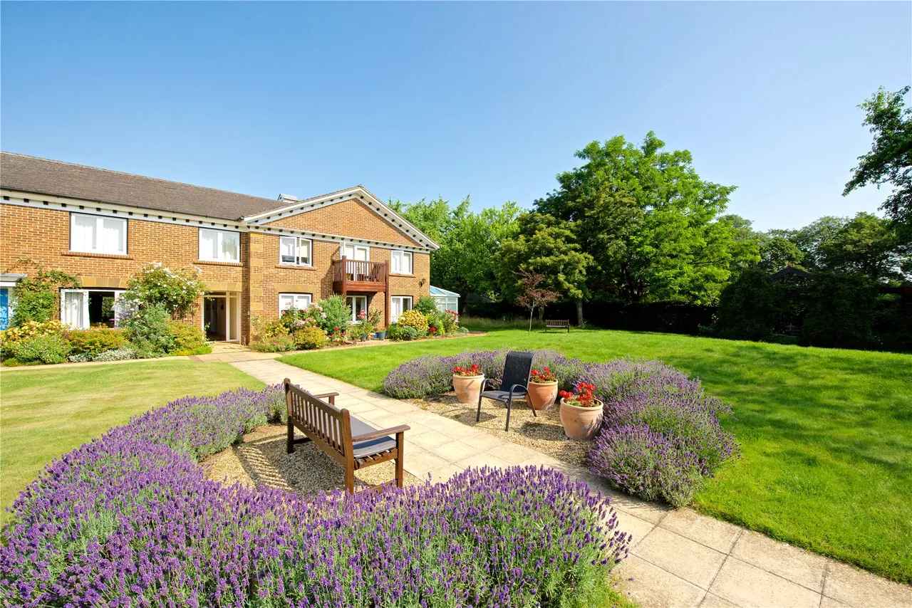Malthouse Court, The Lindens, NN12, photo 10