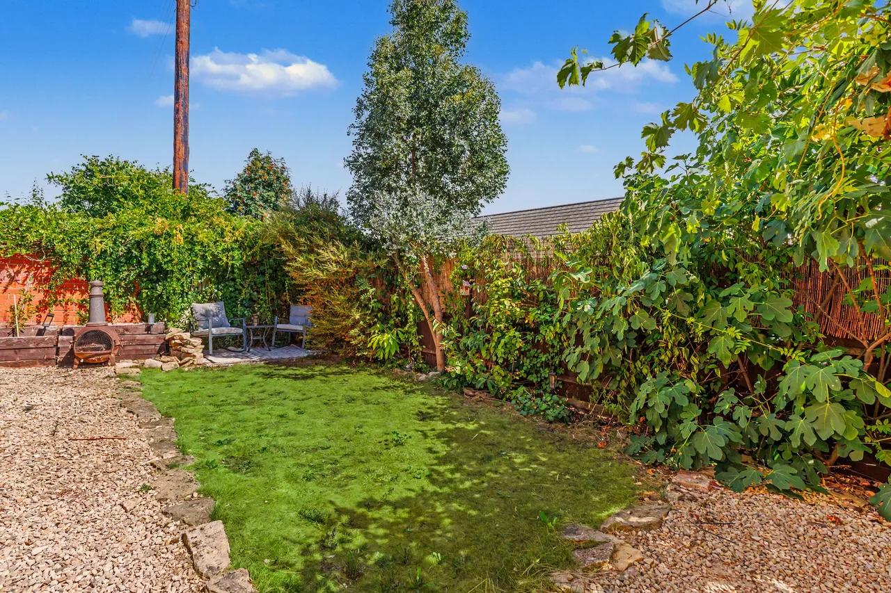 Main Street, Offenham, WR11, photo 24