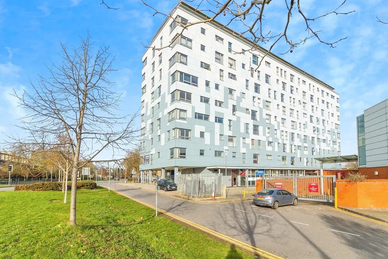 2 bed flat for sale, Wetherburn Court, Bletchley, MK2