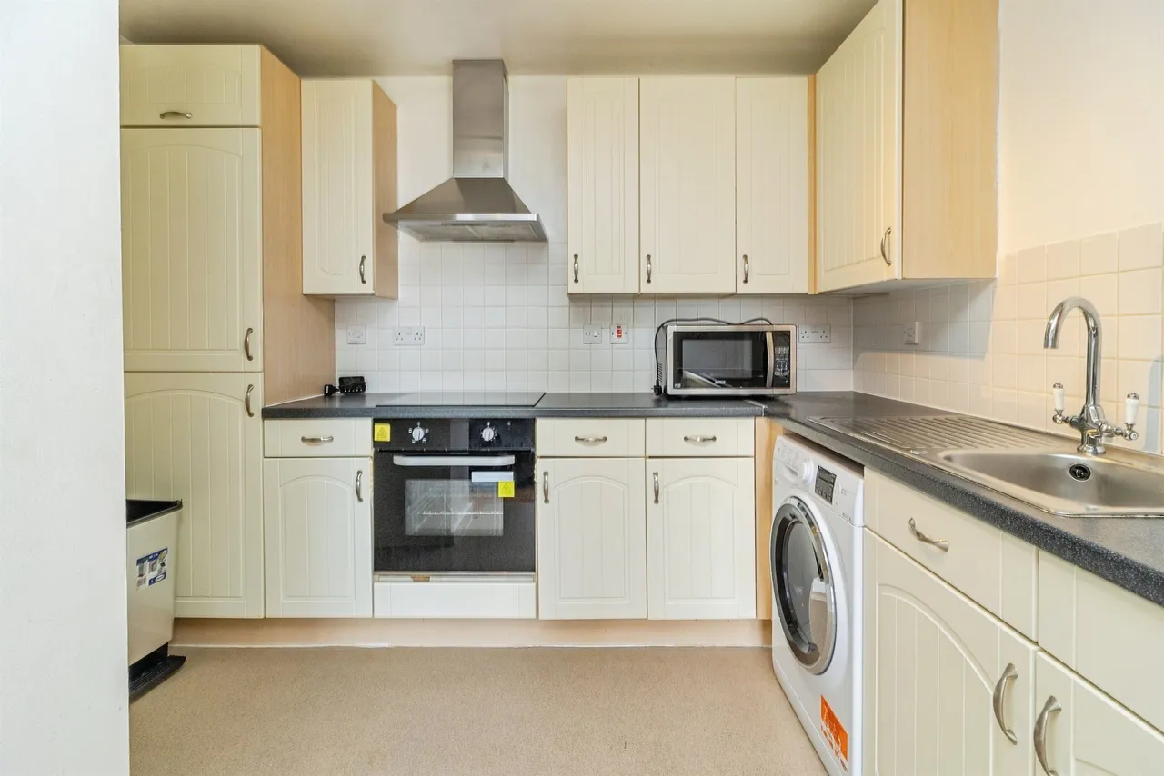Wetherburn Court, Bletchley, MK2, photo 2