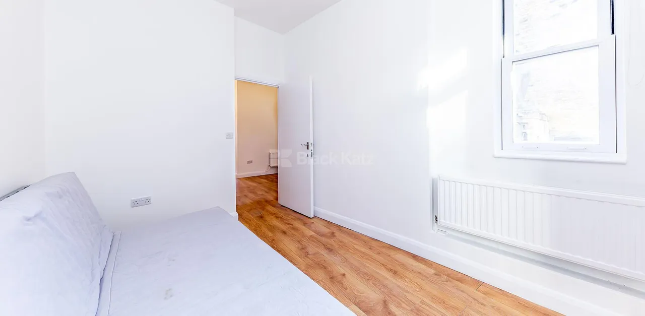 Camden High Street, NW1, photo 6