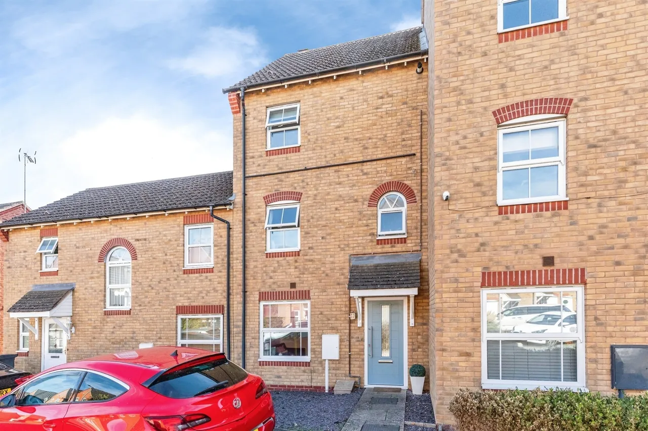 3 bed house for sale, John Lea Way, Wellingborough, NN8