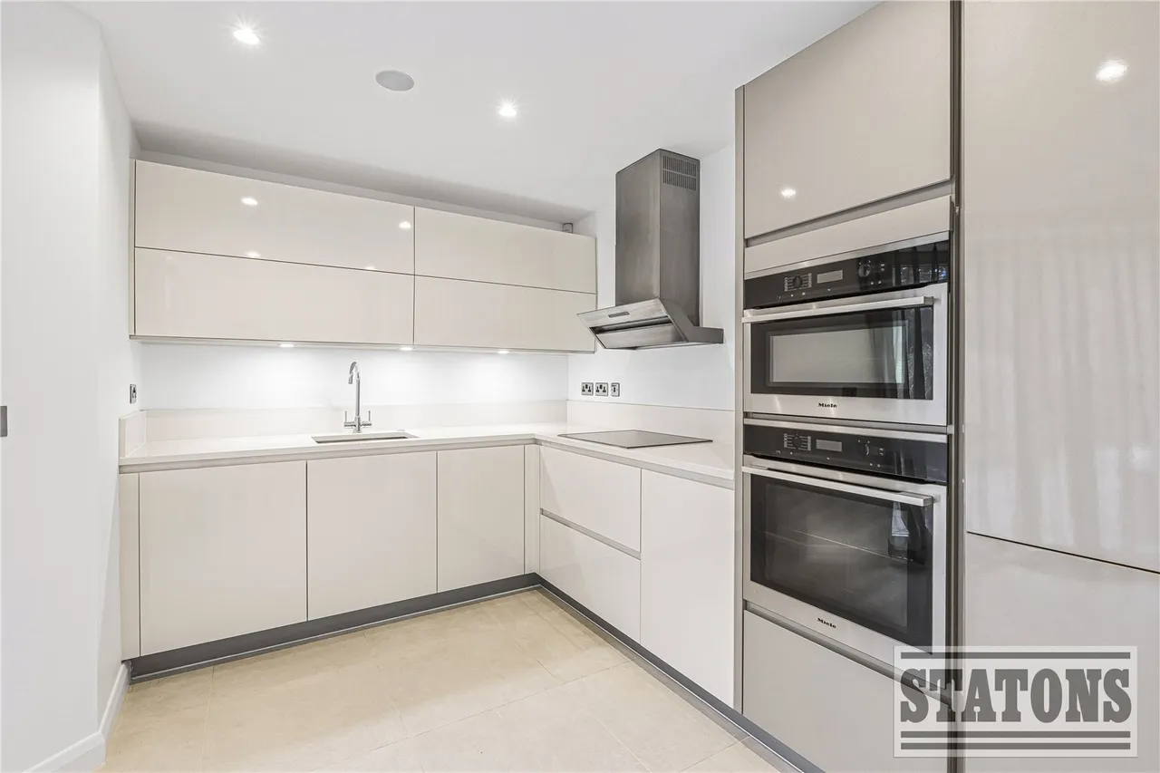 Totteridge Lane, London, N20 8DX, photo 5