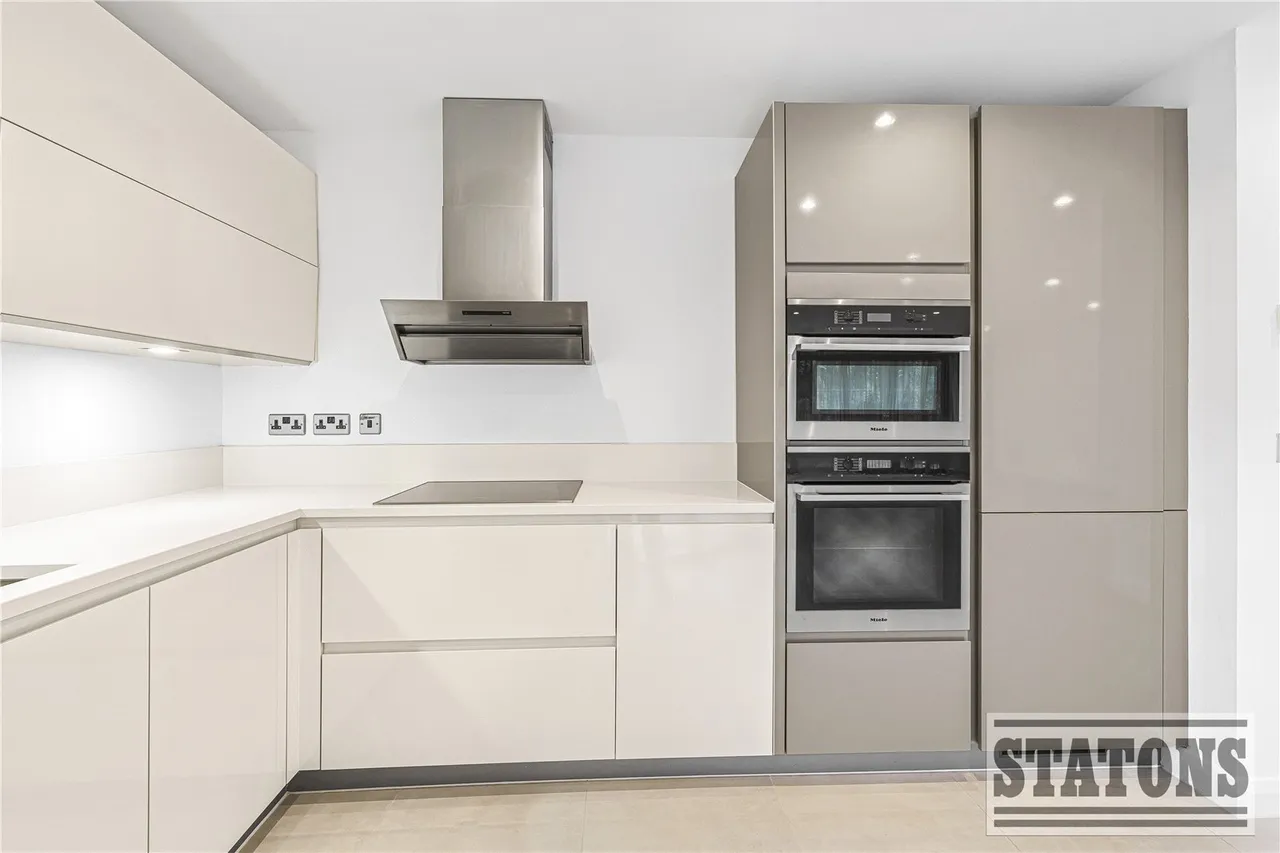 Totteridge Lane, London, N20 8DX, photo 6