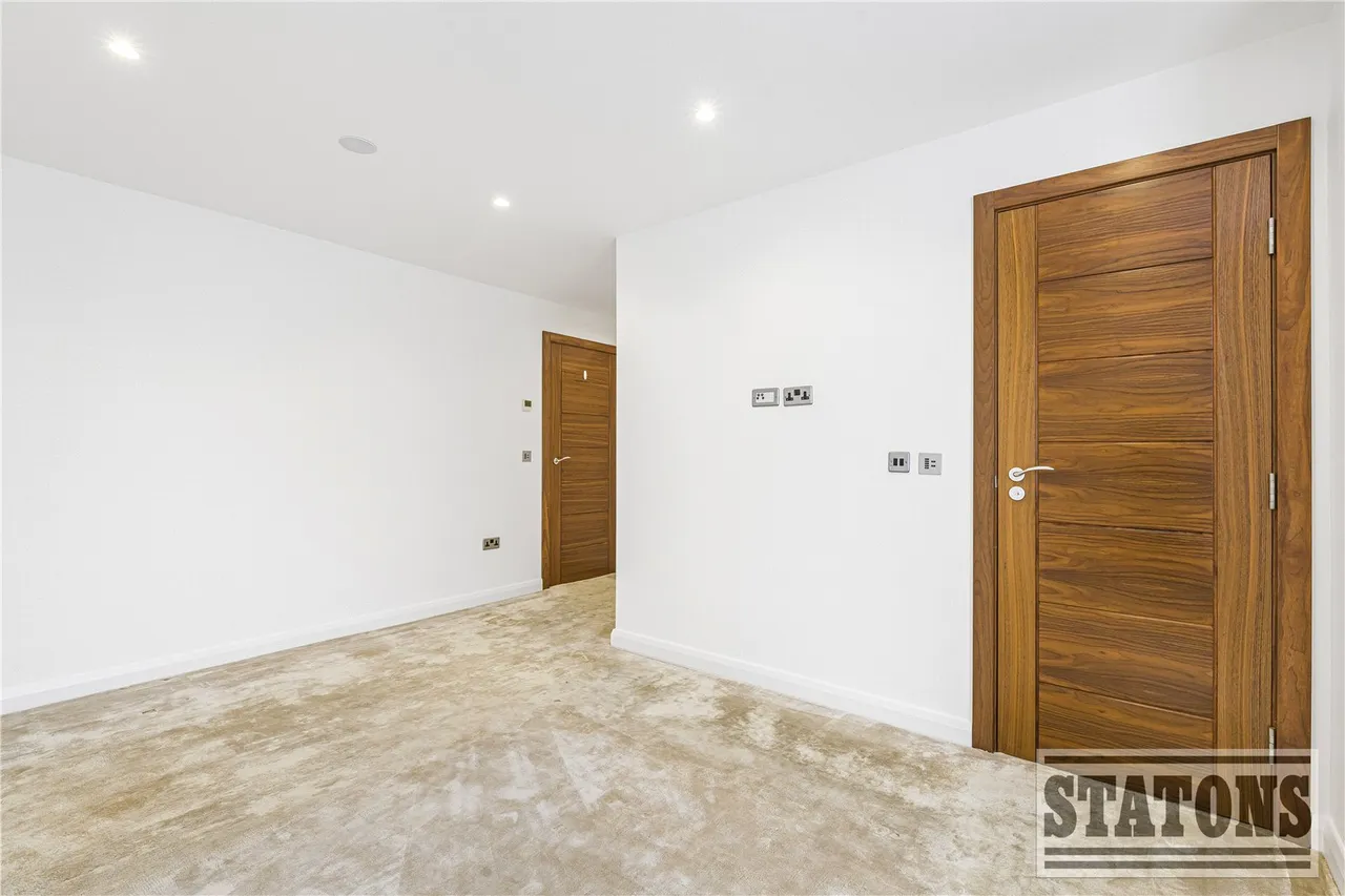 Totteridge Lane, London, N20 8DX, photo 9