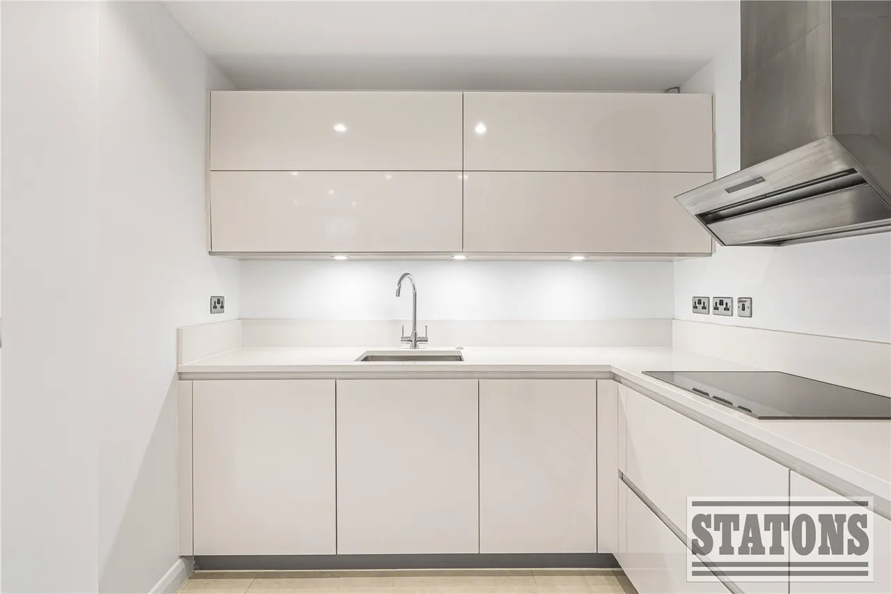 Totteridge Lane, London, N20 8DX, photo 22