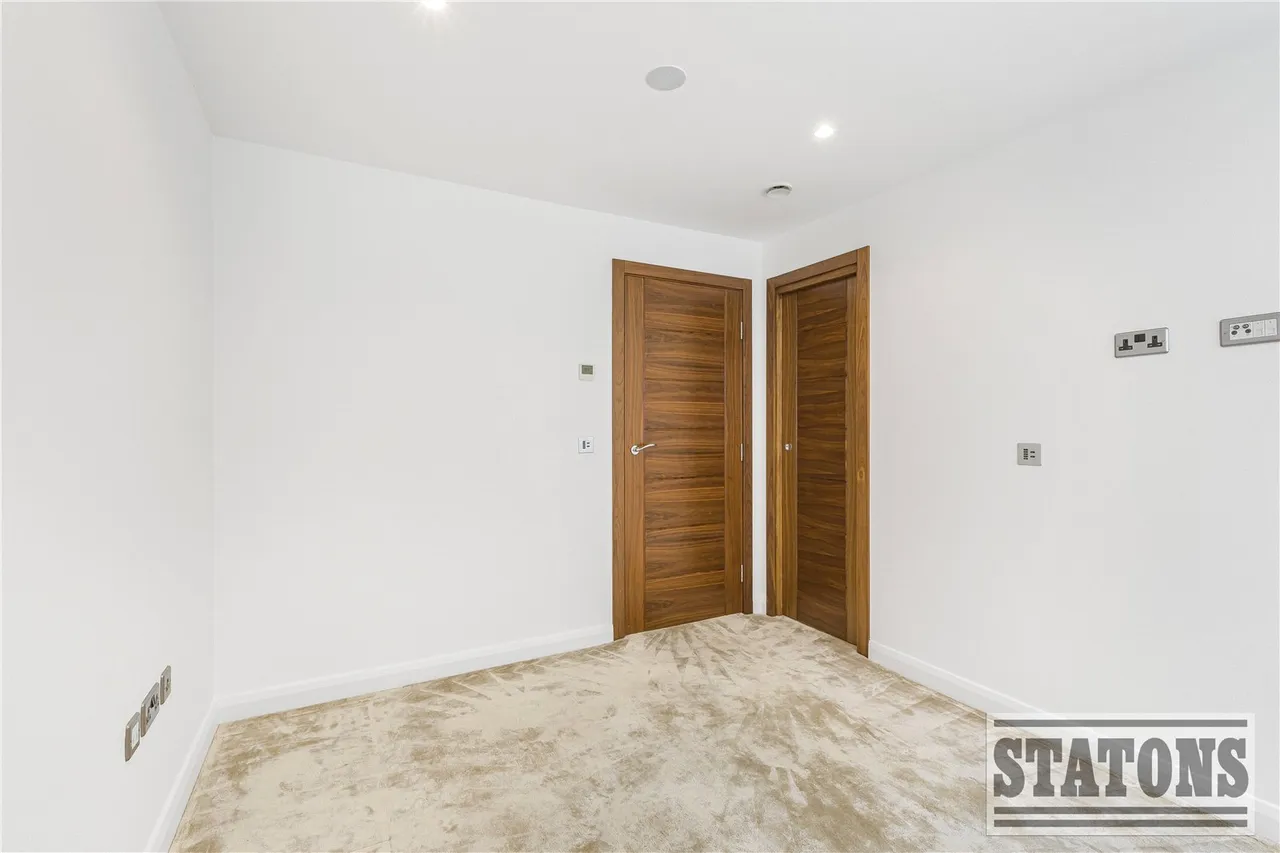 Totteridge Lane, London, N20 8DX, photo 21