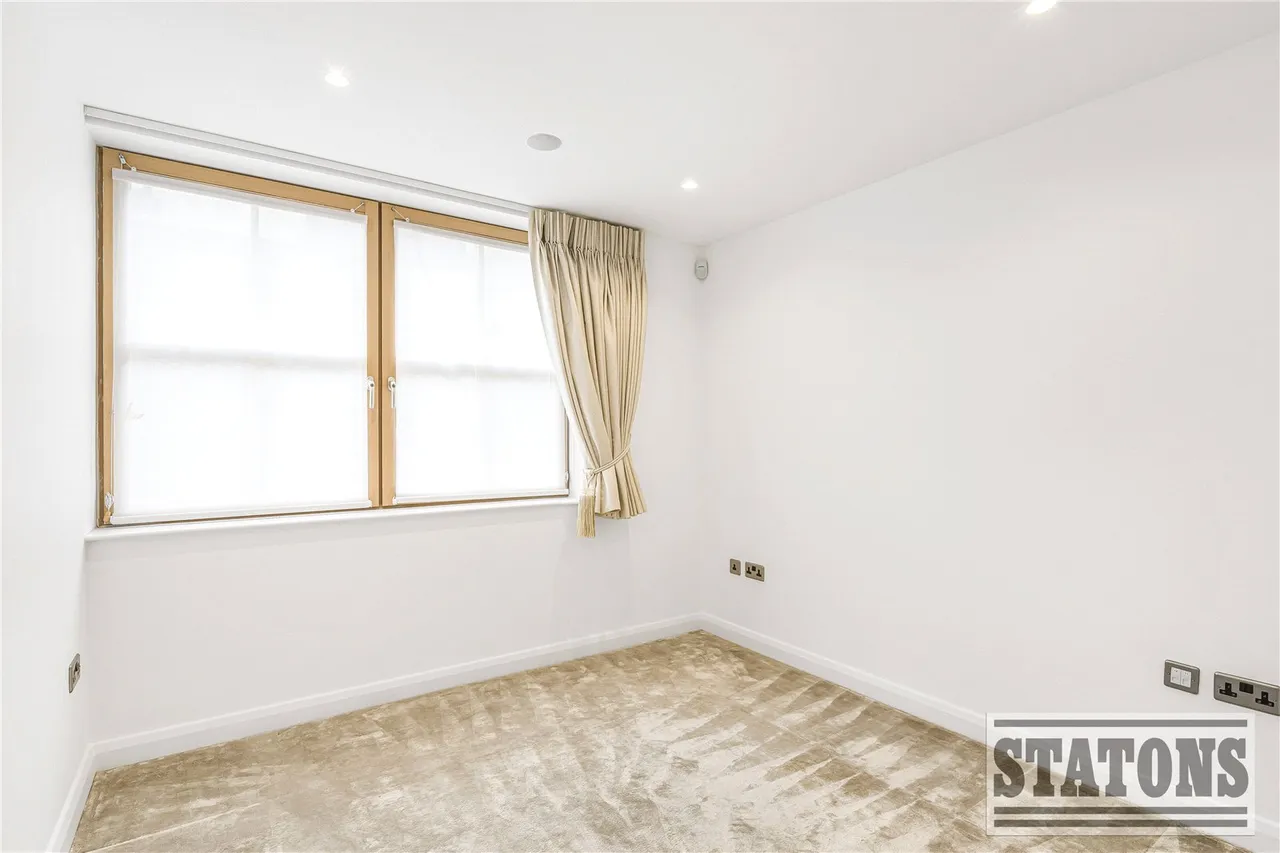 Totteridge Lane, London, N20 8DX, photo 20