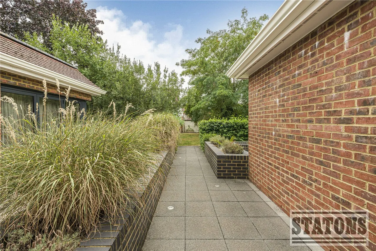 Totteridge Lane, London, N20 8DX, photo 17