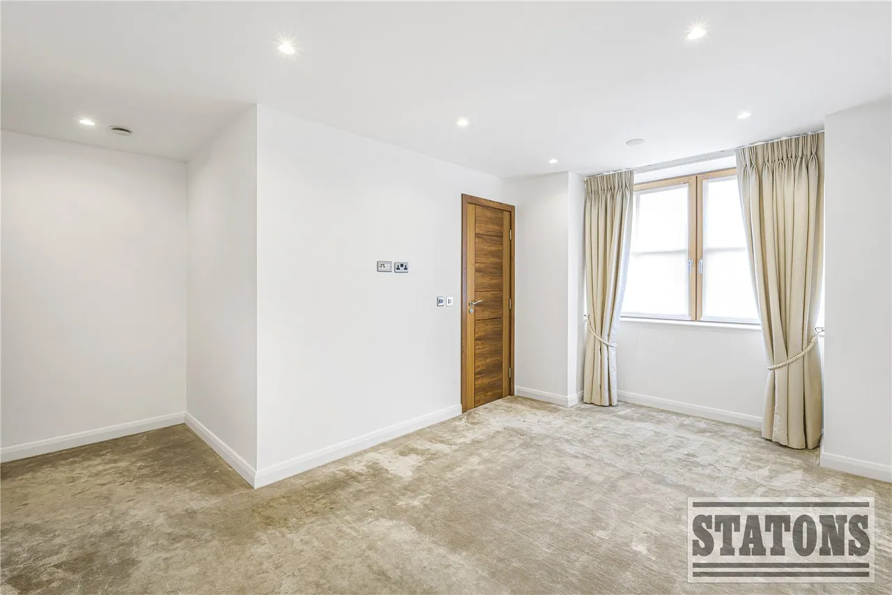 Totteridge Lane, London, N20 8DX, photo 7